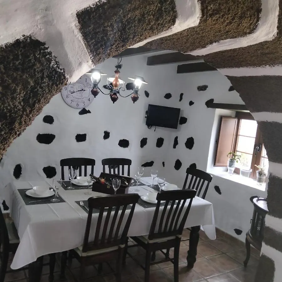 Villa Lanzarote Casa Volcanica-Anclada Sobre La Lava Del Volcan Montana Blanca
