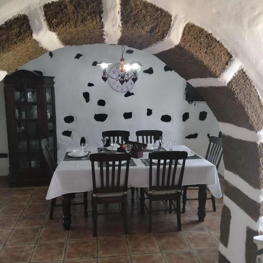 Lanzarote Casa Volcanica-Anclada Sobre La Lava Del Volcan Montana Blanca Villa